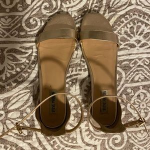 Steve Madden Lamp Flat Sandal - Gold